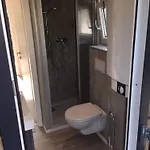 Ferienhaus Hausboot Kht 2 Lacet Mit Elektrokamin Im Salon- 1 Schlafraum- Kueche- Duschbad M By Interhome *