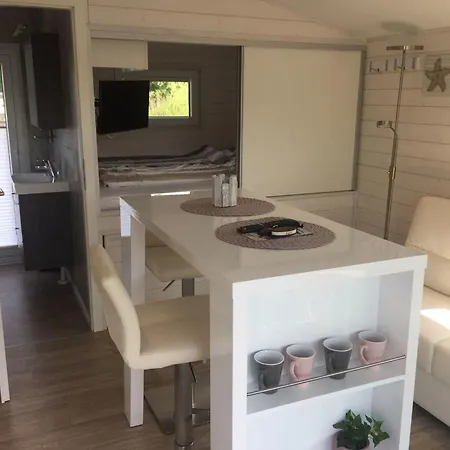 Hausboot Kht 2 Lacet Mit Elektrokamin Im Salon- 1 Schlafraum- Kueche- Duschbad M By Interhome Ferienhaus Wilhelmshaven